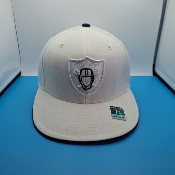 Vintage Reebok Oakland Raiders Hat Cap Fitted 7 1/4 White On White NFL Rare Wool - Picture 1 of 9